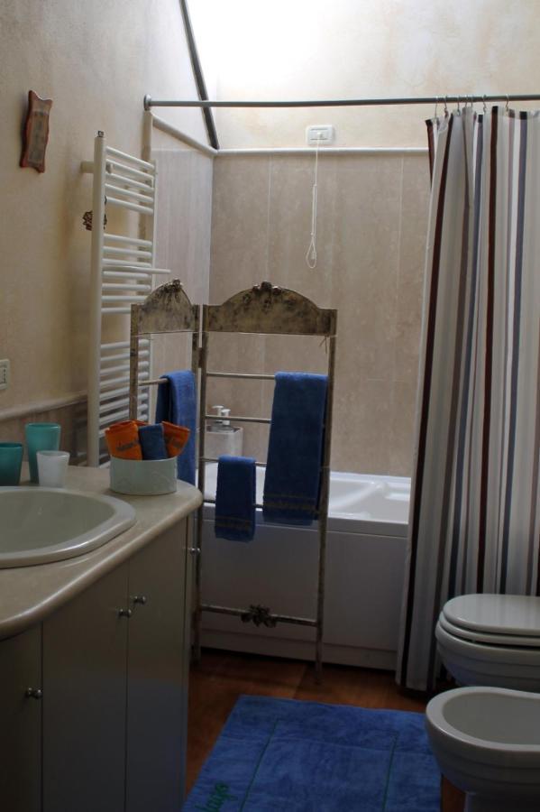 L'Oleandro Sul Lago D'Iseo B&B 술자노 외부 사진